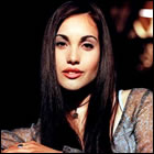 Carly Pope bohater